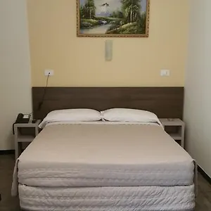 hotel-tommaseo.hotelitalianriviera.com/